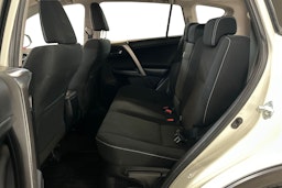 valkoinen Toyota RAV4 2018 kuva 10.