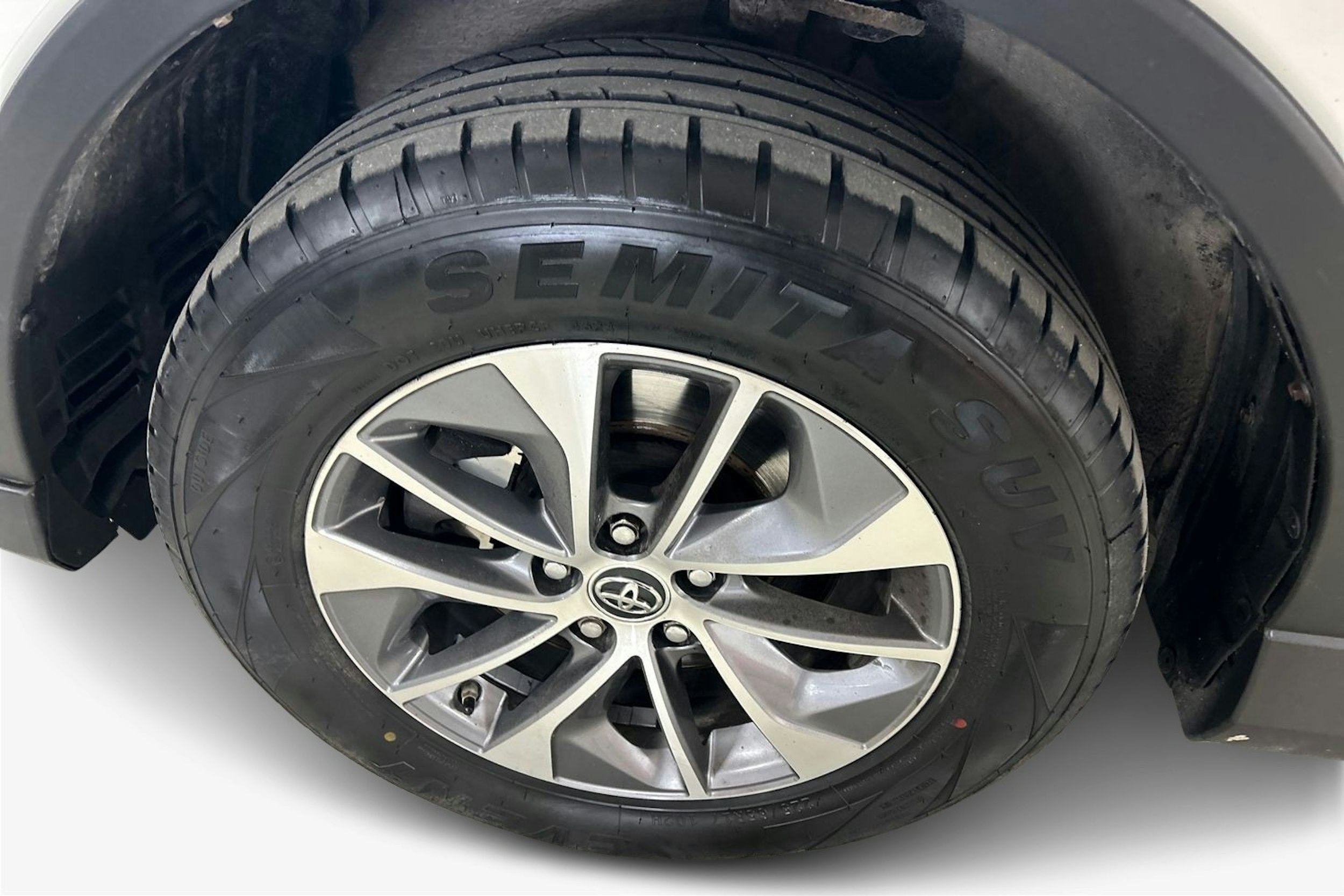 valkoinen Toyota RAV4 2018 kuva 11.