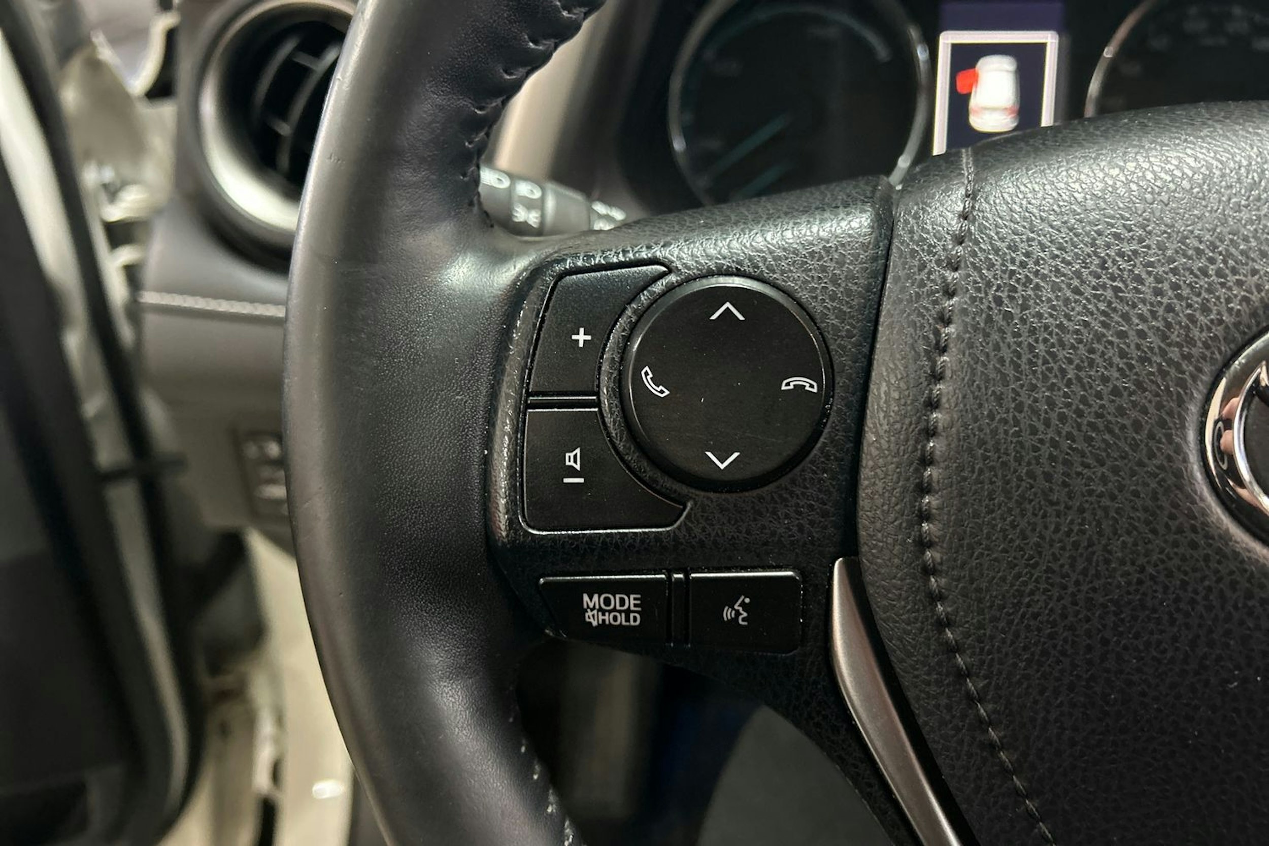 valkoinen Toyota RAV4 2018 kuva 15.