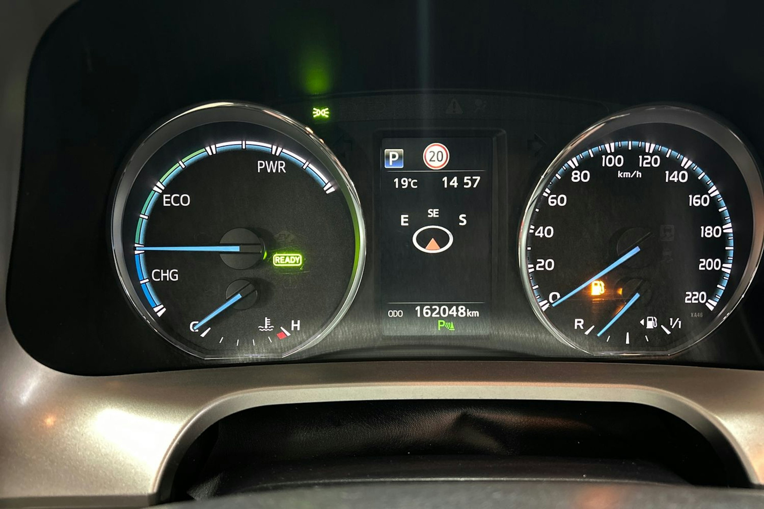 valkoinen Toyota RAV4 2018 kuva 17.