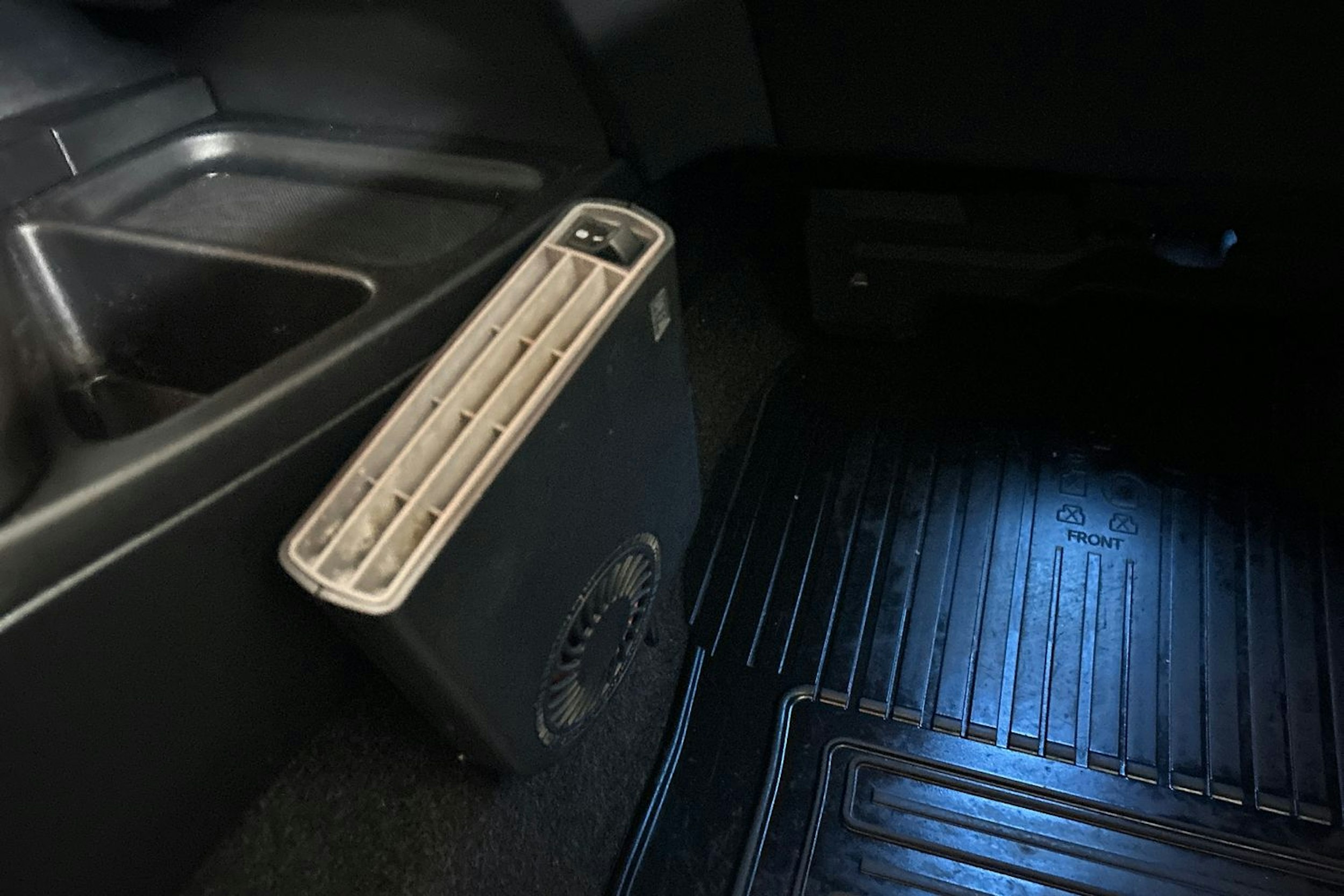 valkoinen Toyota RAV4 2018 kuva 21.