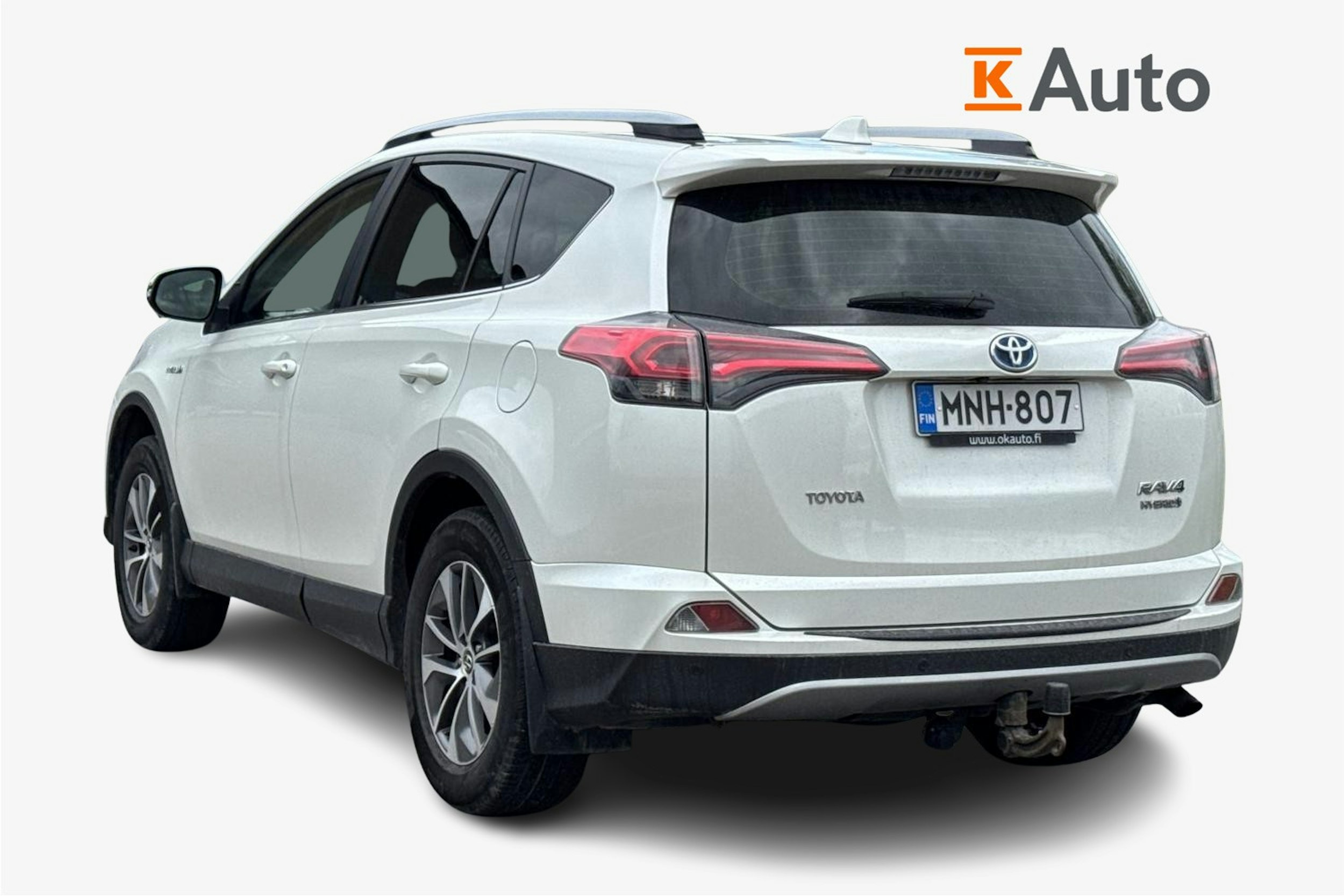 valkoinen Toyota RAV4 2018 kuva 2.