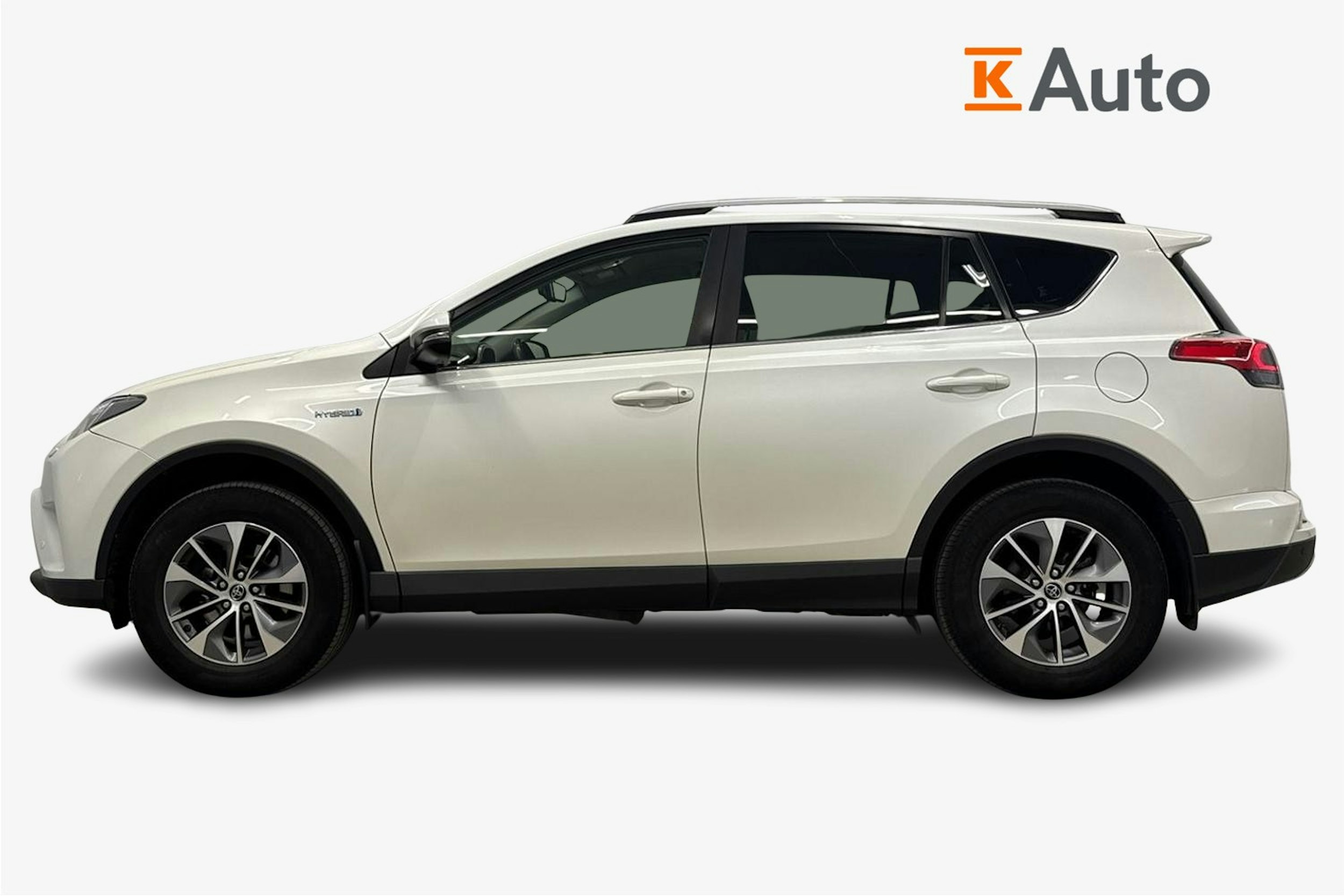 valkoinen Toyota RAV4 2018 kuva 6.