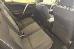 valkoinen Toyota RAV4 2018 kuva 13.