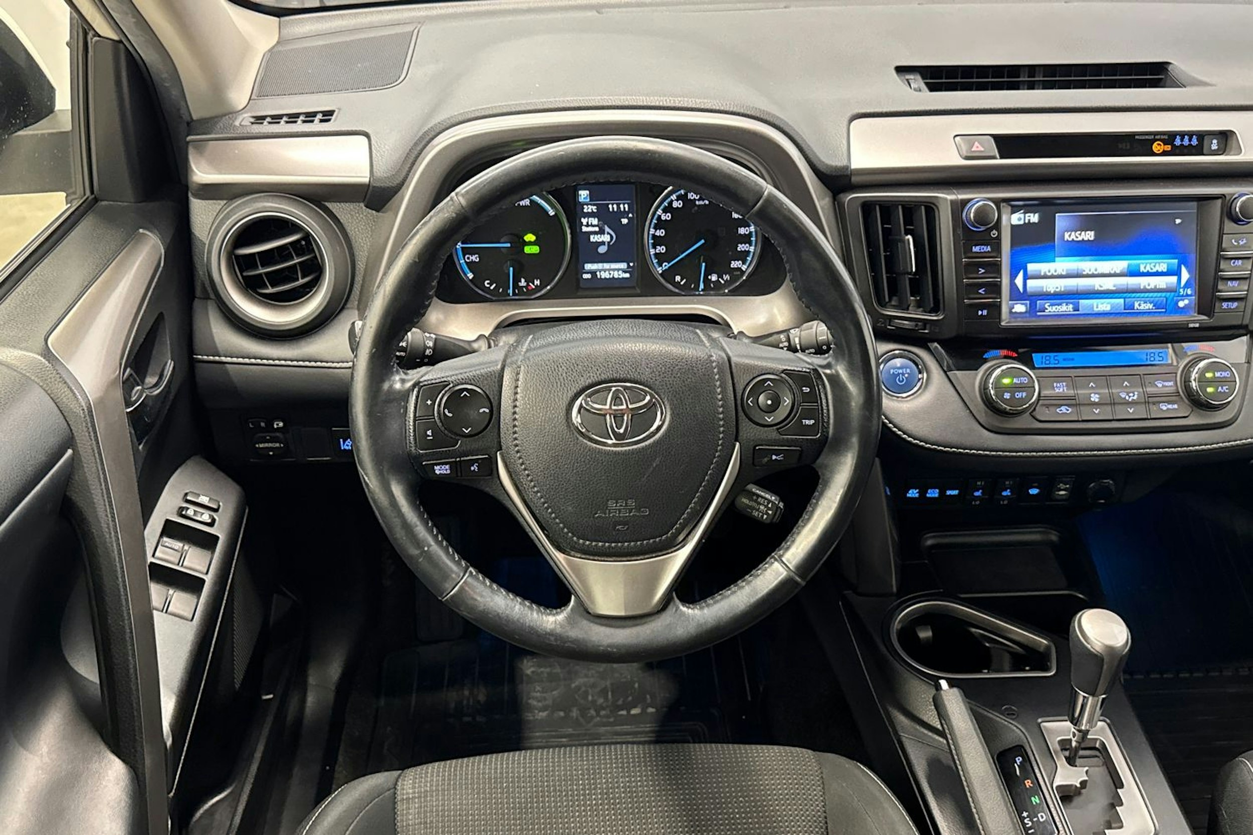 valkoinen Toyota RAV4 2018 kuva 16.