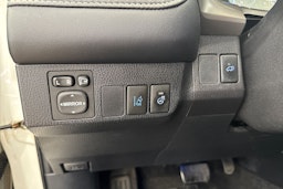 valkoinen Toyota RAV4 2018 kuva 18.