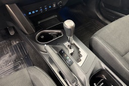 valkoinen Toyota RAV4 2018 kuva 19.