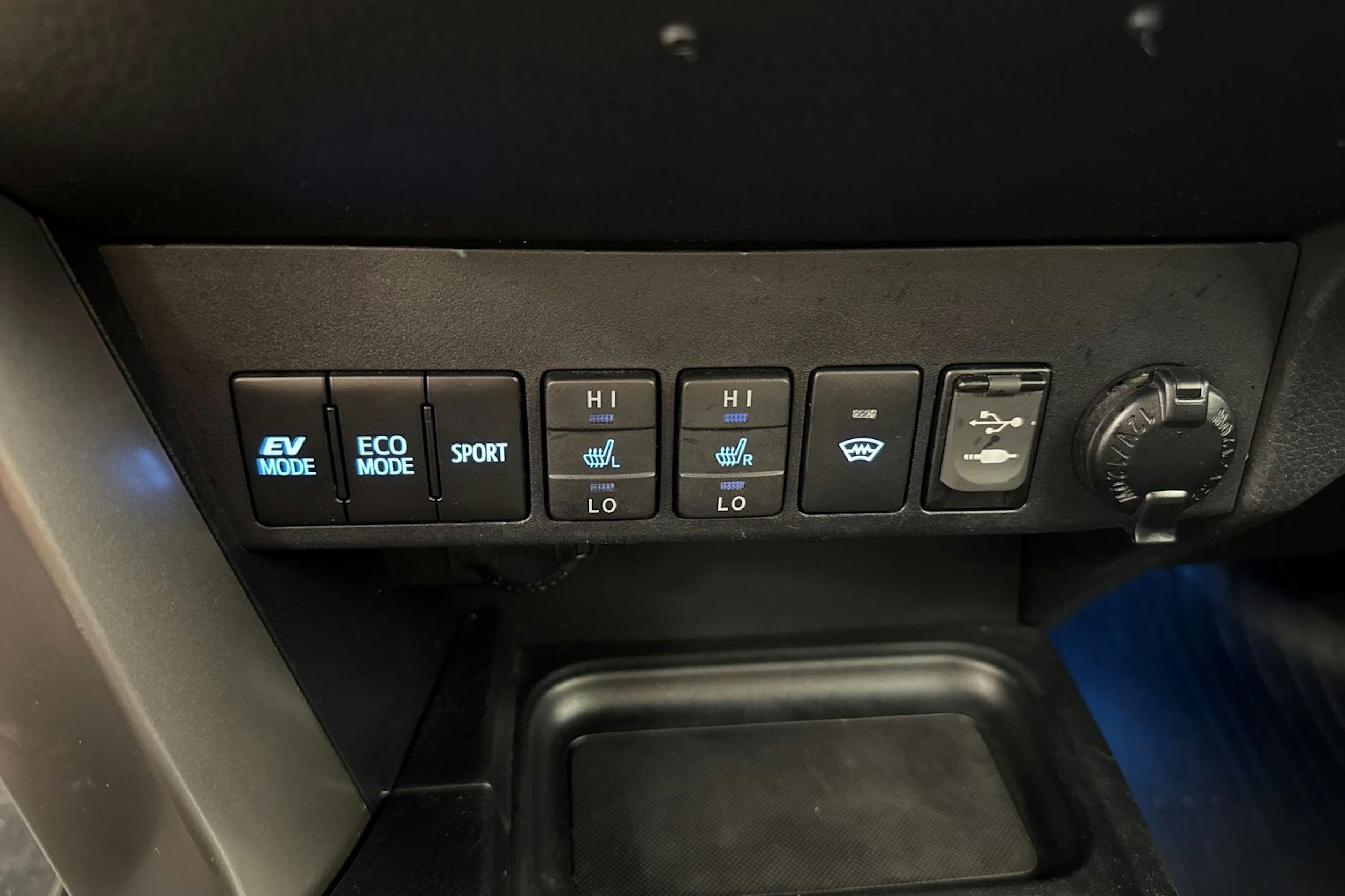 valkoinen Toyota RAV4 2018 kuva 20.