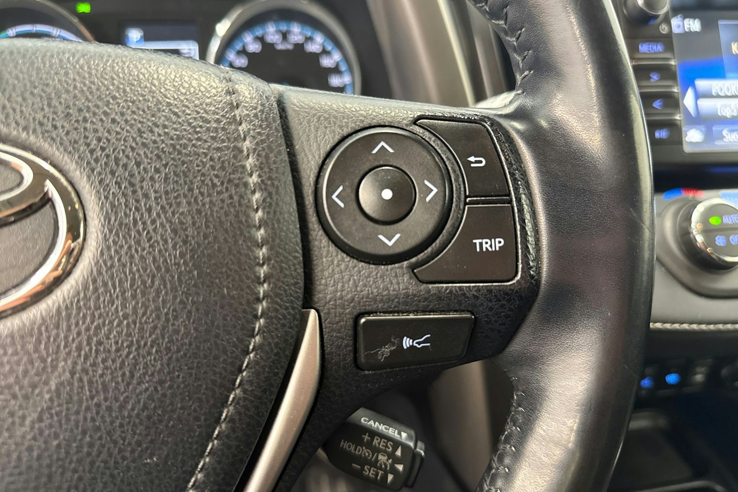 valkoinen Toyota RAV4 2018 kuva 22.