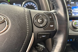 valkoinen Toyota RAV4 2018 kuva 22.