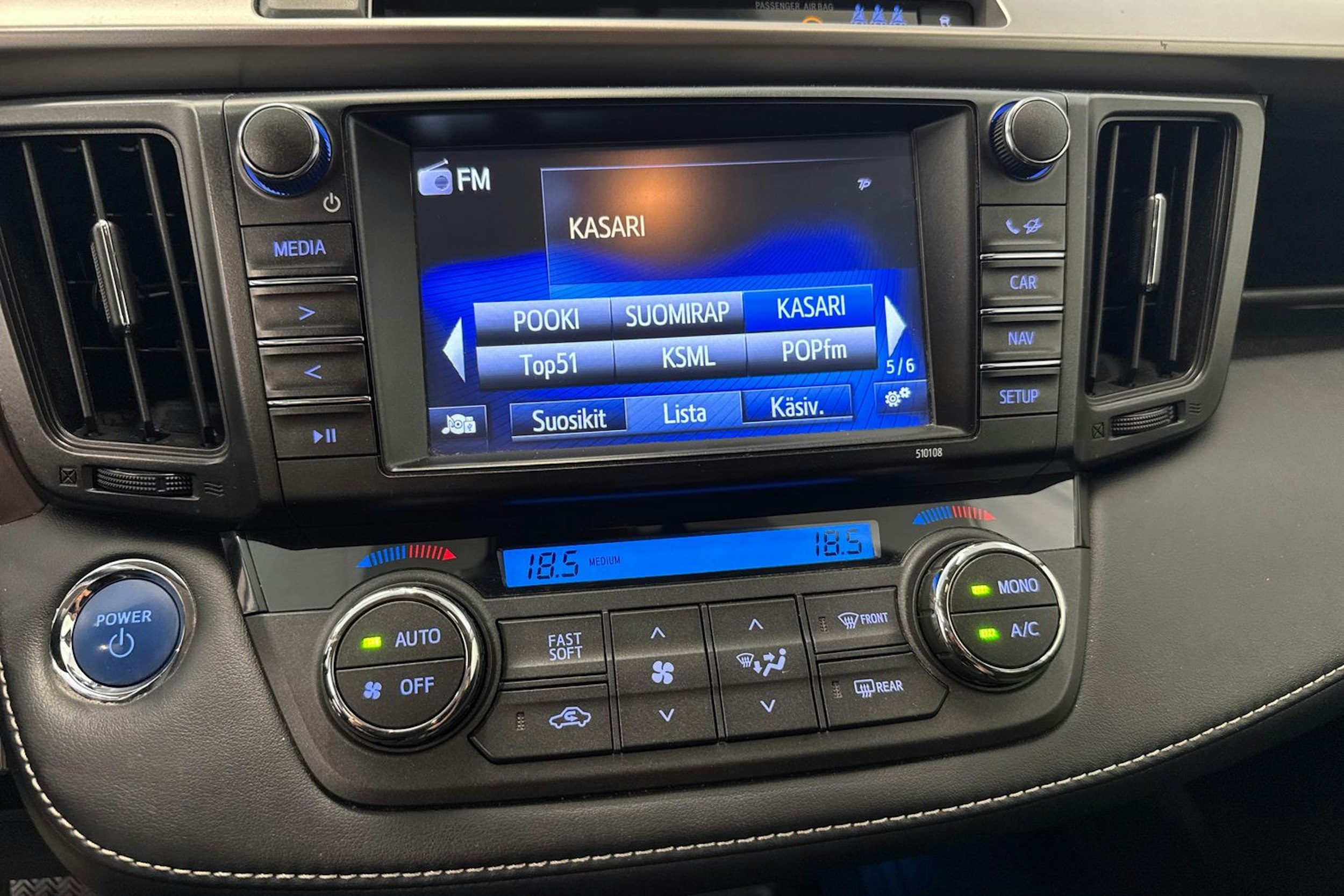 valkoinen Toyota RAV4 2018 kuva 23.