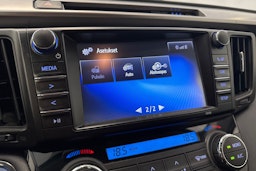 valkoinen Toyota RAV4 2018 kuva 28.