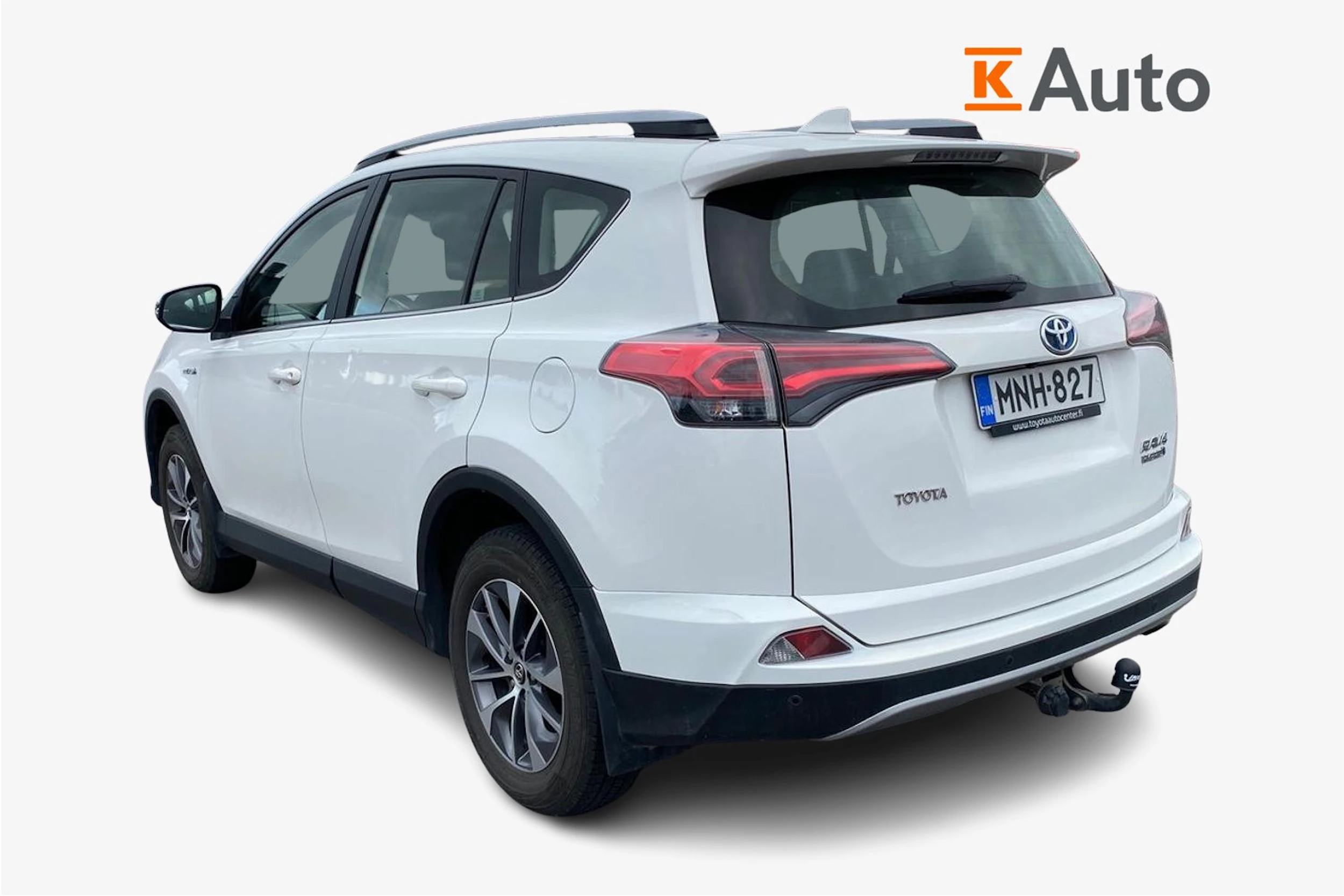 valkoinen Toyota RAV4 2018 kuva 2.