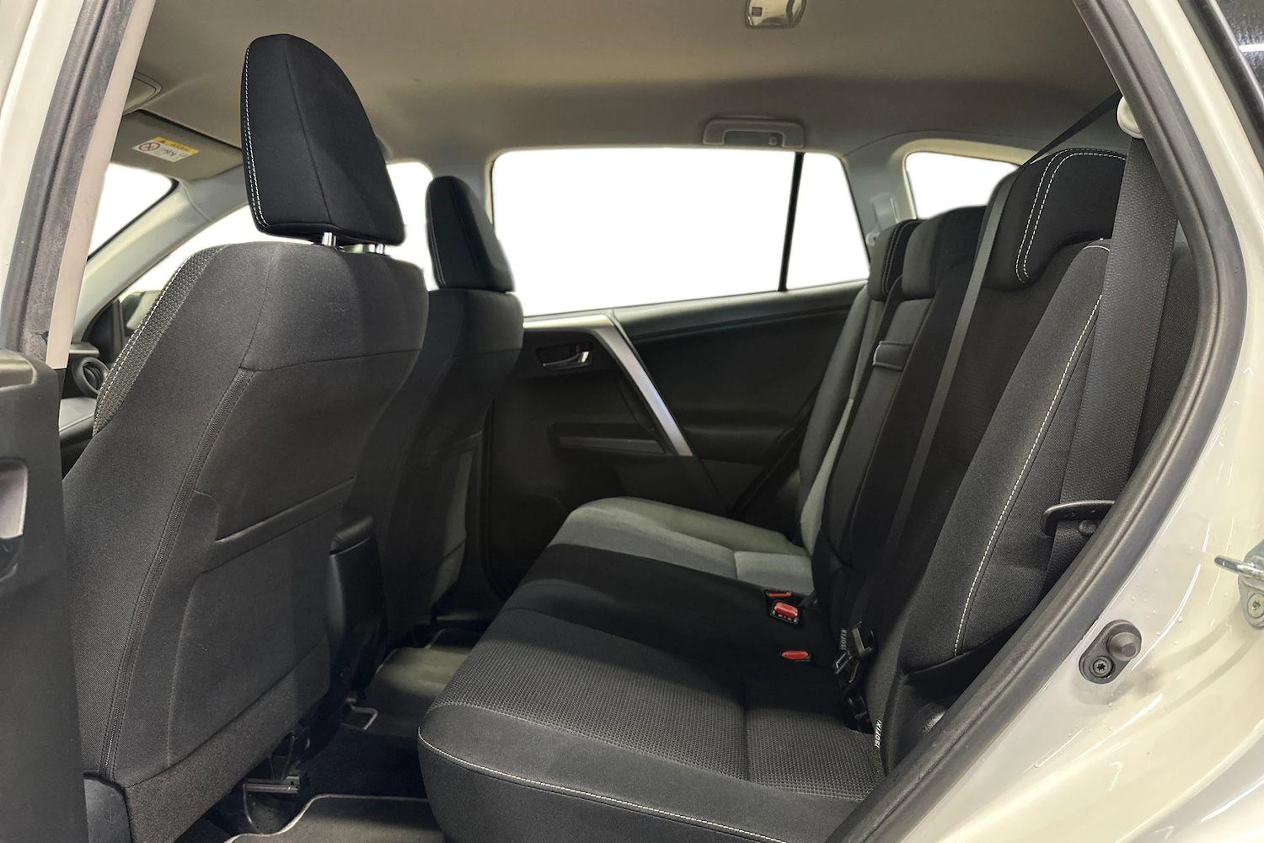 valkoinen Toyota RAV4 2018 kuva 8.
