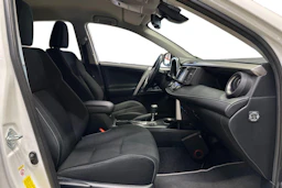 valkoinen Toyota RAV4 2018 kuva 9.
