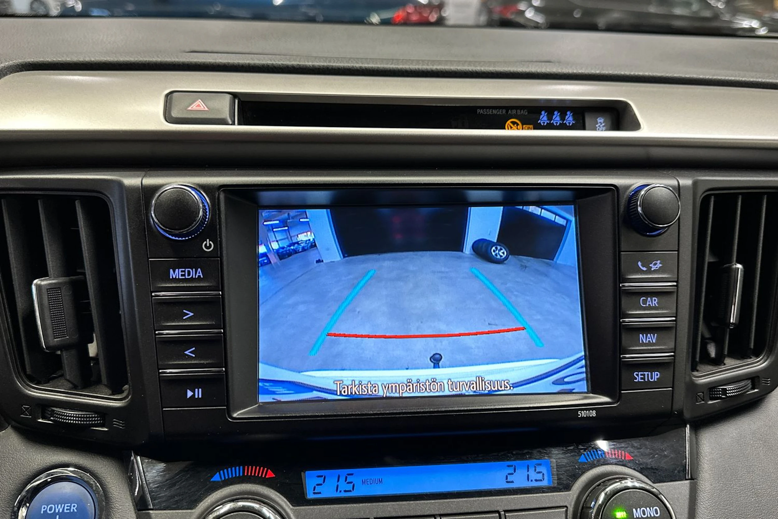 valkoinen Toyota RAV4 2018 kuva 11.