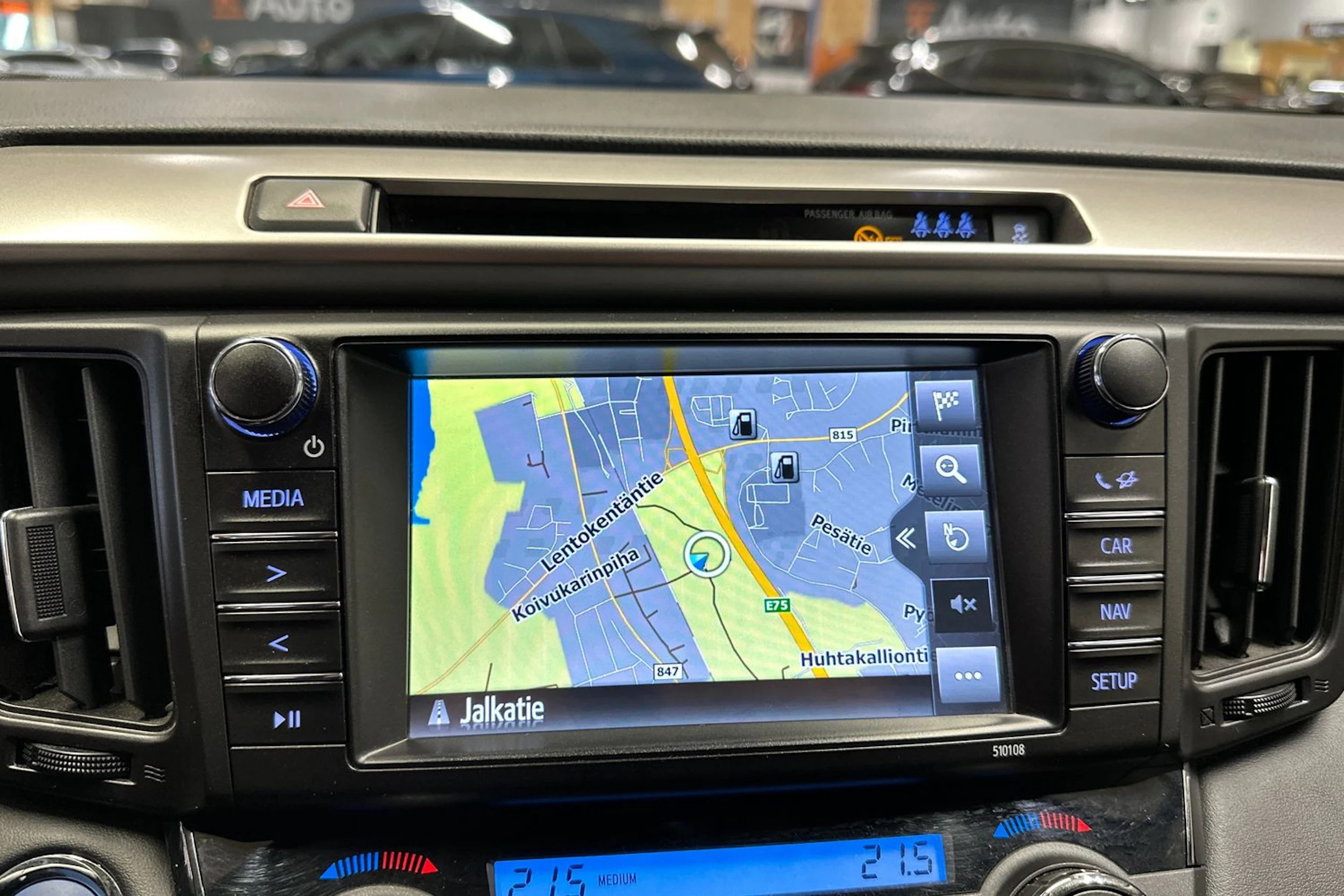 valkoinen Toyota RAV4 2018 kuva 12.