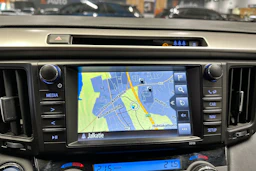 valkoinen Toyota RAV4 2018 kuva 12.