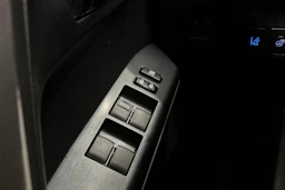 valkoinen Toyota RAV4 2018 kuva 22.