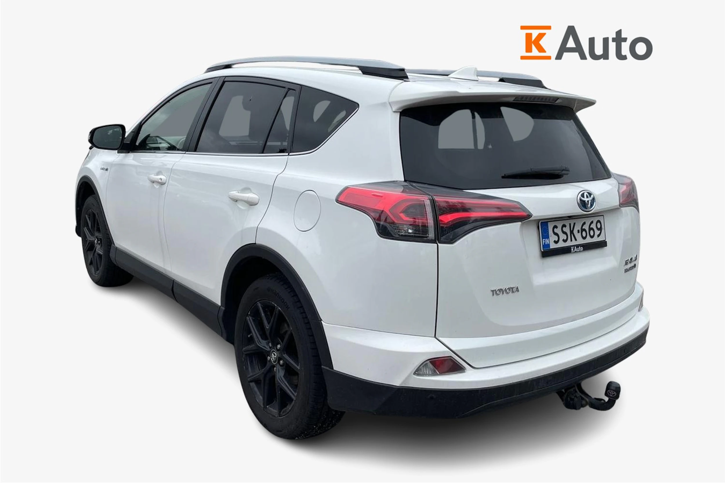 valkoinen Toyota RAV4 2018 kuva 2.