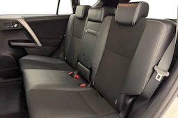 valkoinen Toyota RAV4 2018 kuva 8.