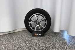 valkoinen Toyota RAV4 2018 kuva 10.