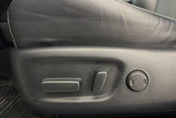 valkoinen Toyota RAV4 2018 kuva 14.