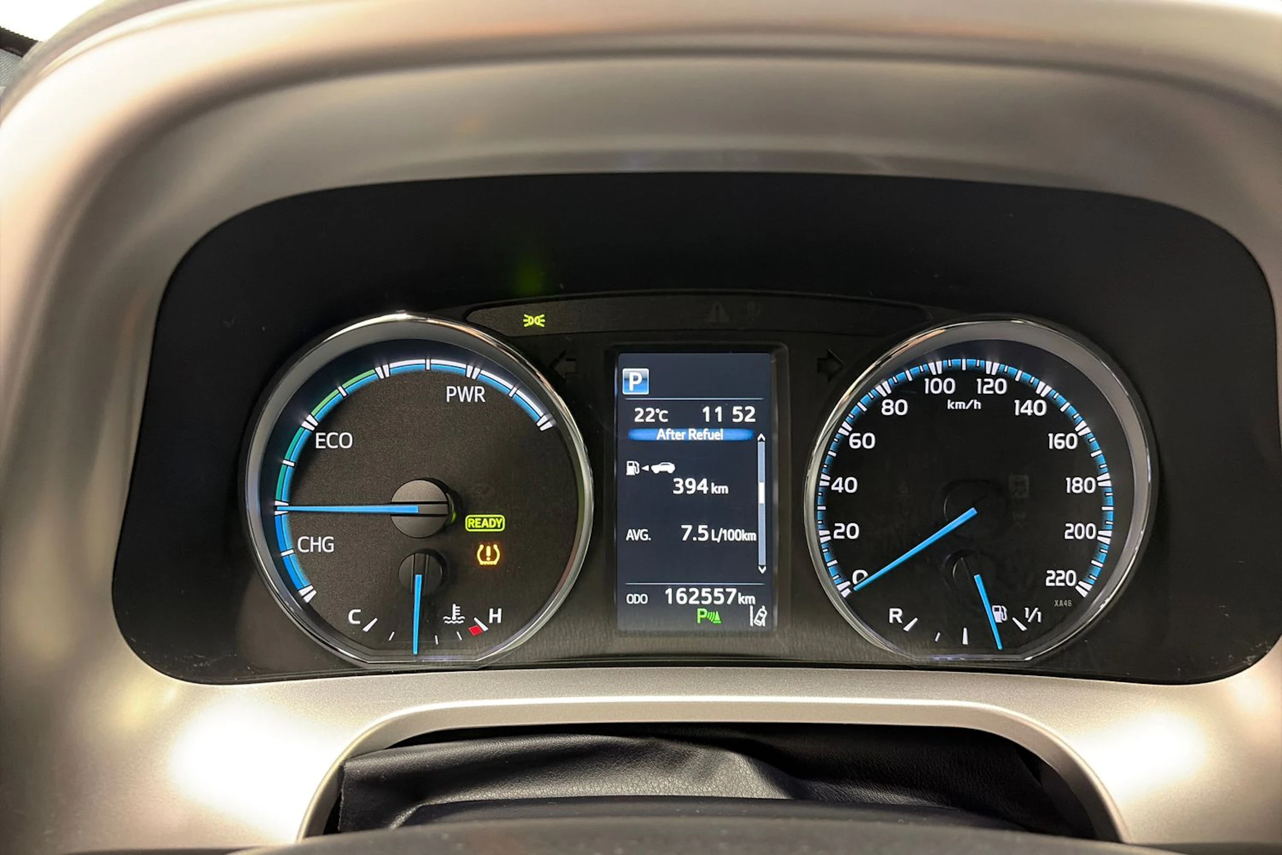 valkoinen Toyota RAV4 2018 kuva 15.