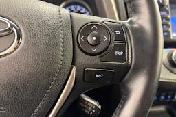 valkoinen Toyota RAV4 2018 kuva 17.