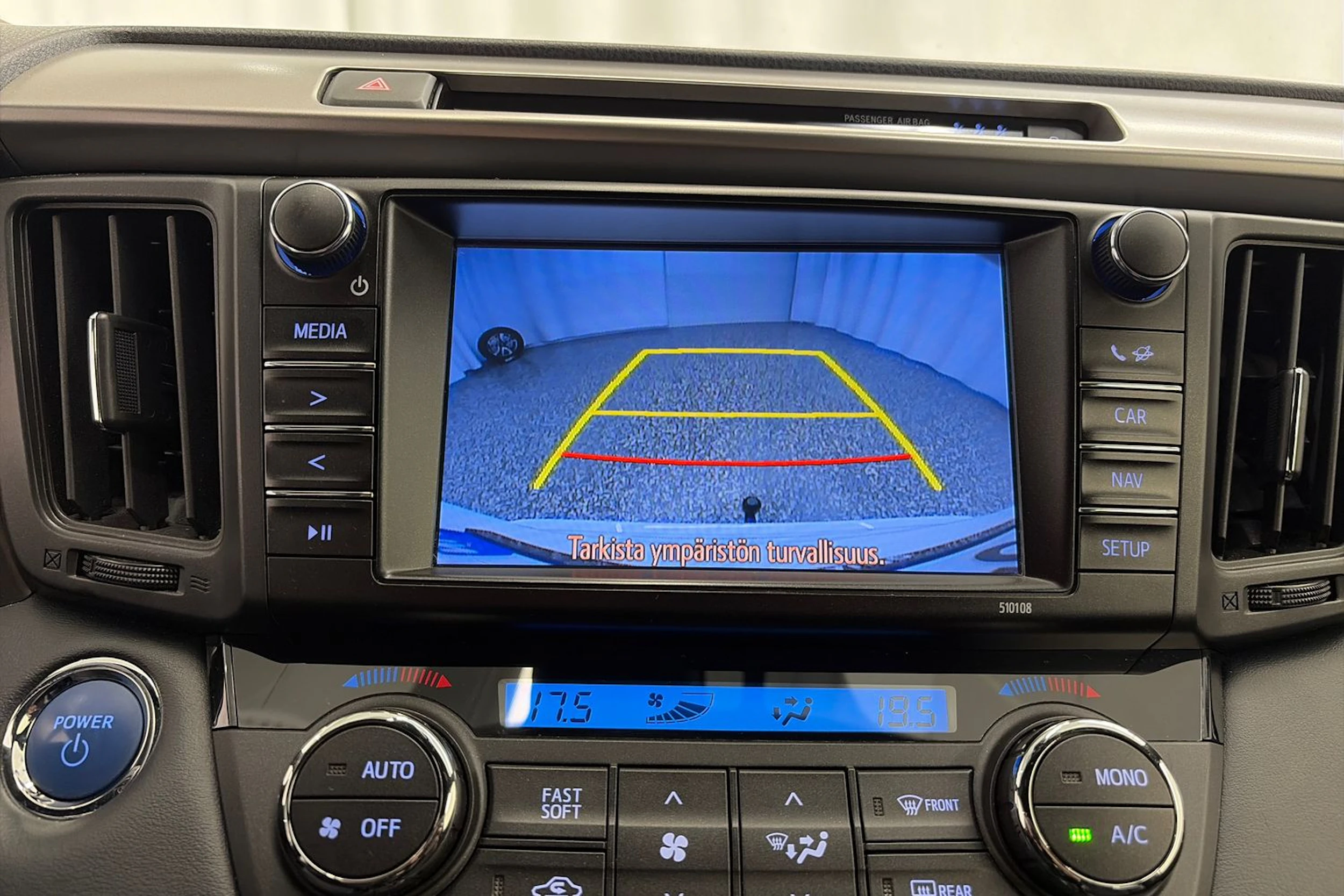 valkoinen Toyota RAV4 2018 kuva 20.
