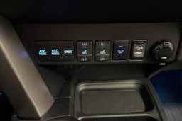 valkoinen Toyota RAV4 2018 kuva 25.