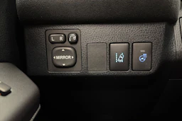 valkoinen Toyota RAV4 2018 kuva 26.