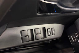 valkoinen Toyota RAV4 2018 kuva 27.