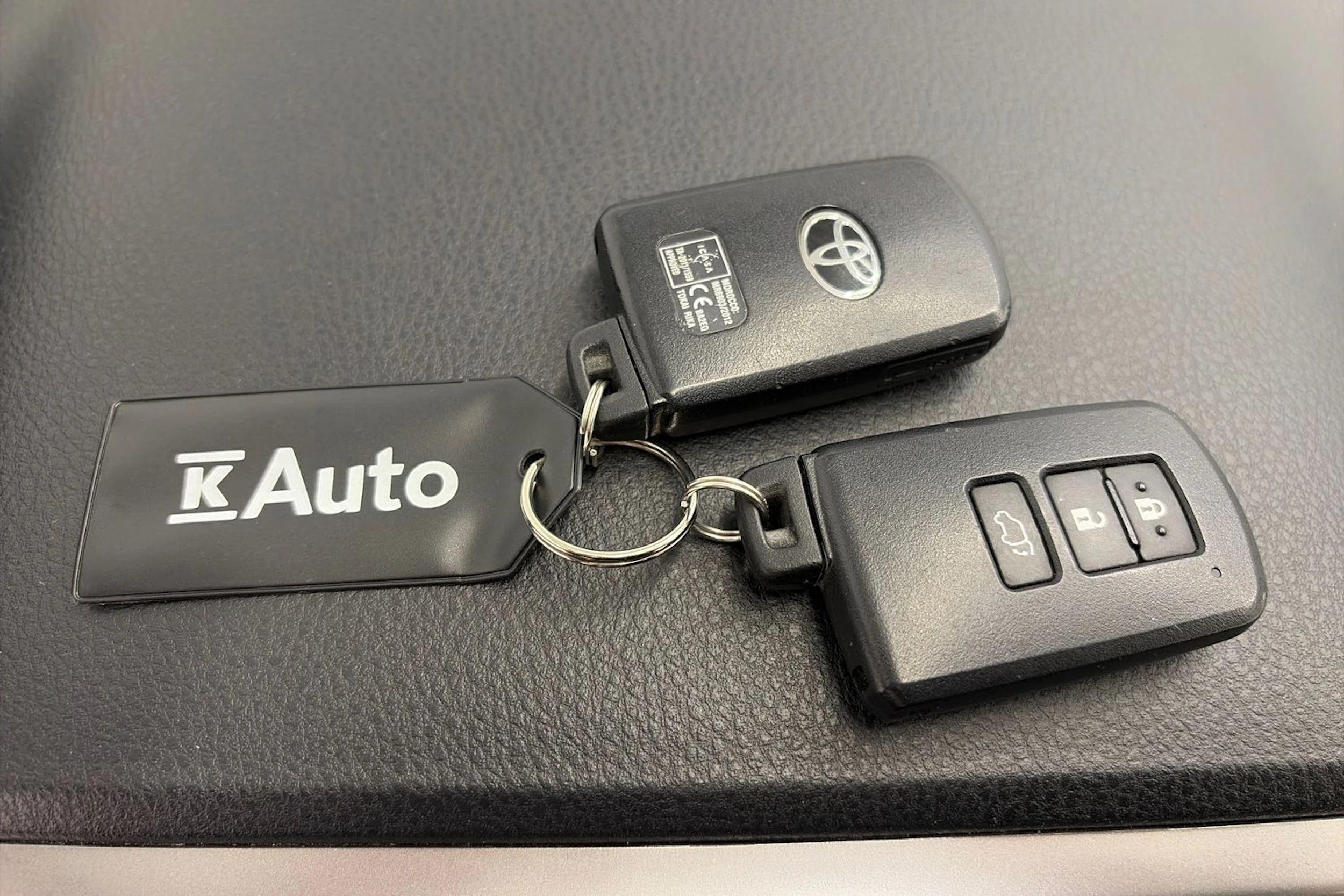 valkoinen Toyota RAV4 2018 kuva 28.