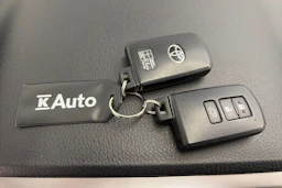 valkoinen Toyota RAV4 2018 kuva 28.