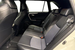 valkoinen Toyota RAV4 2019 kuva 11.