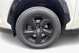 valkoinen Toyota RAV4 2019 kuva 12.