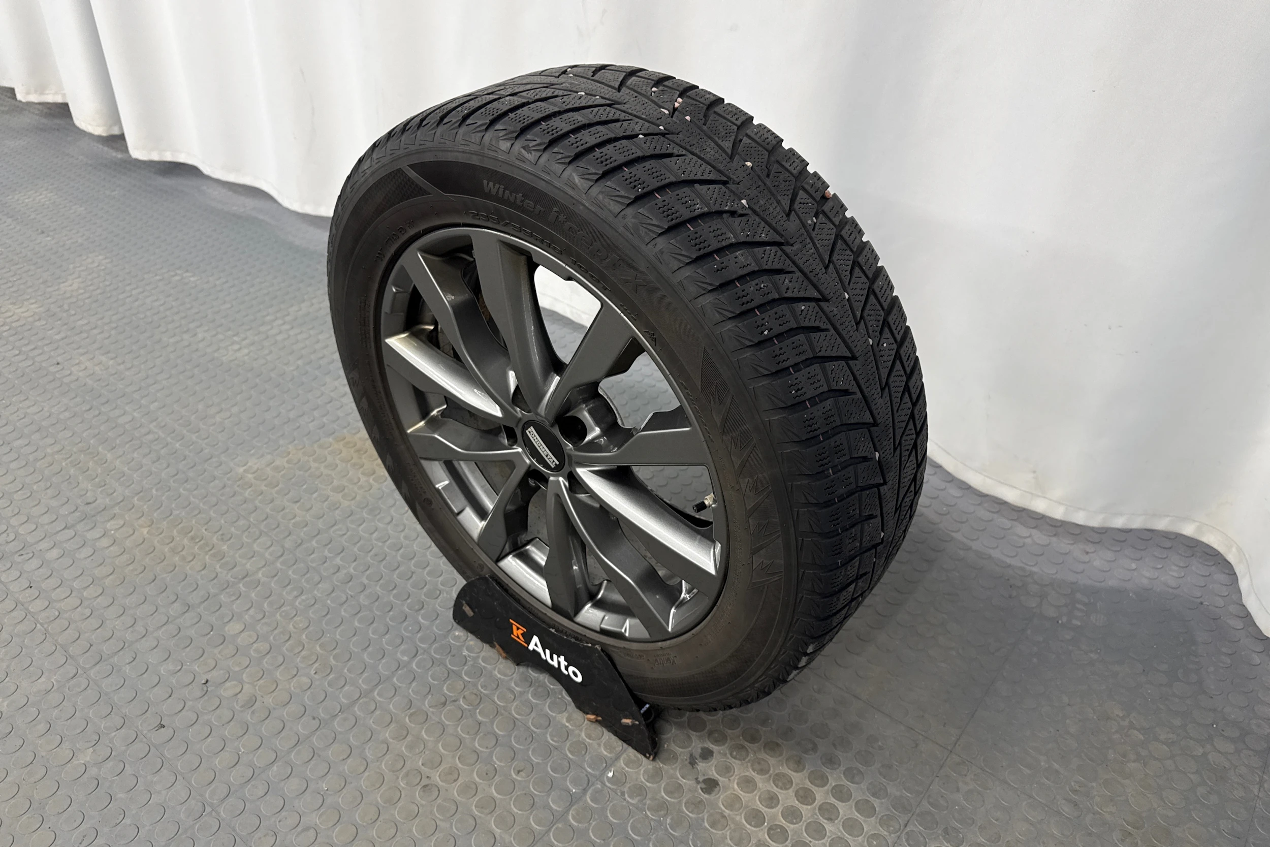 valkoinen Toyota RAV4 2019 kuva 13.