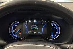 valkoinen Toyota RAV4 2019 kuva 19.