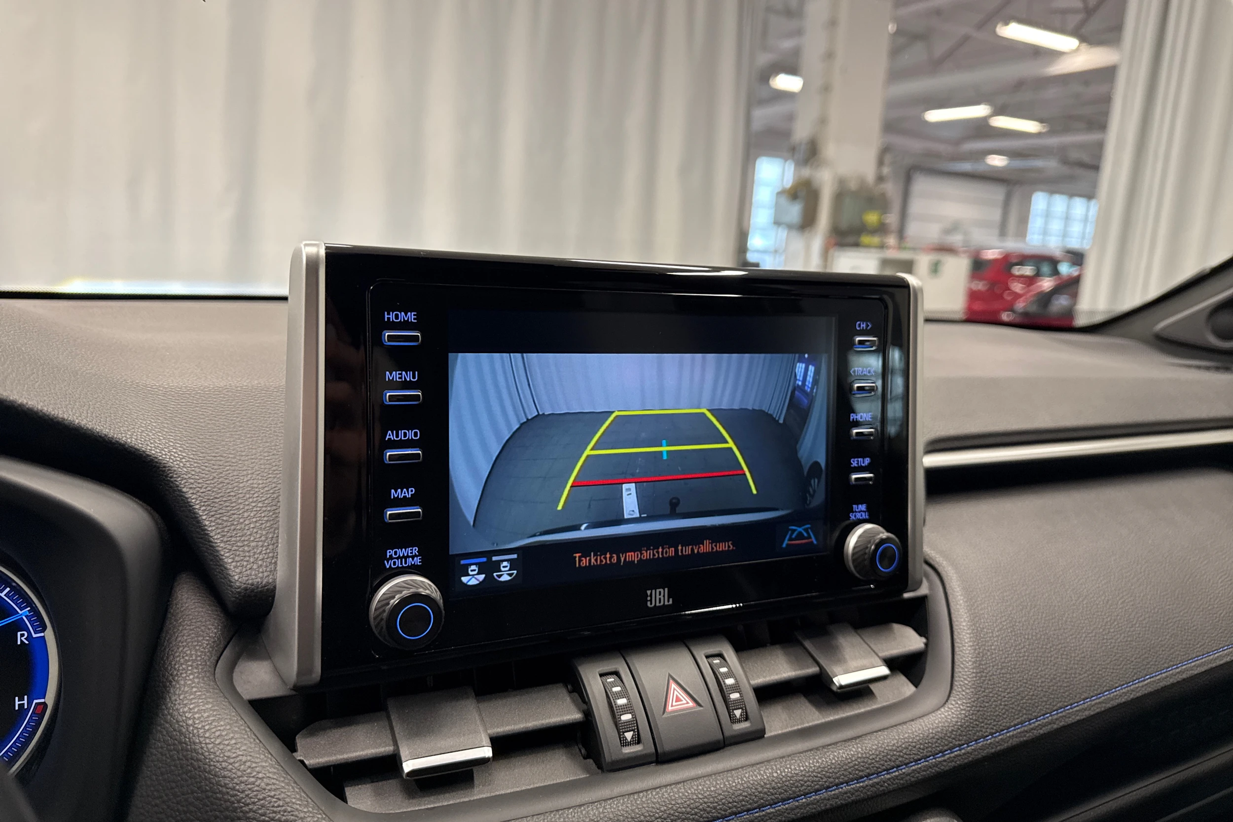 valkoinen Toyota RAV4 2019 kuva 20.