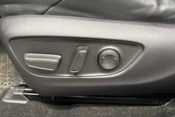 valkoinen Toyota RAV4 2019 kuva 23.