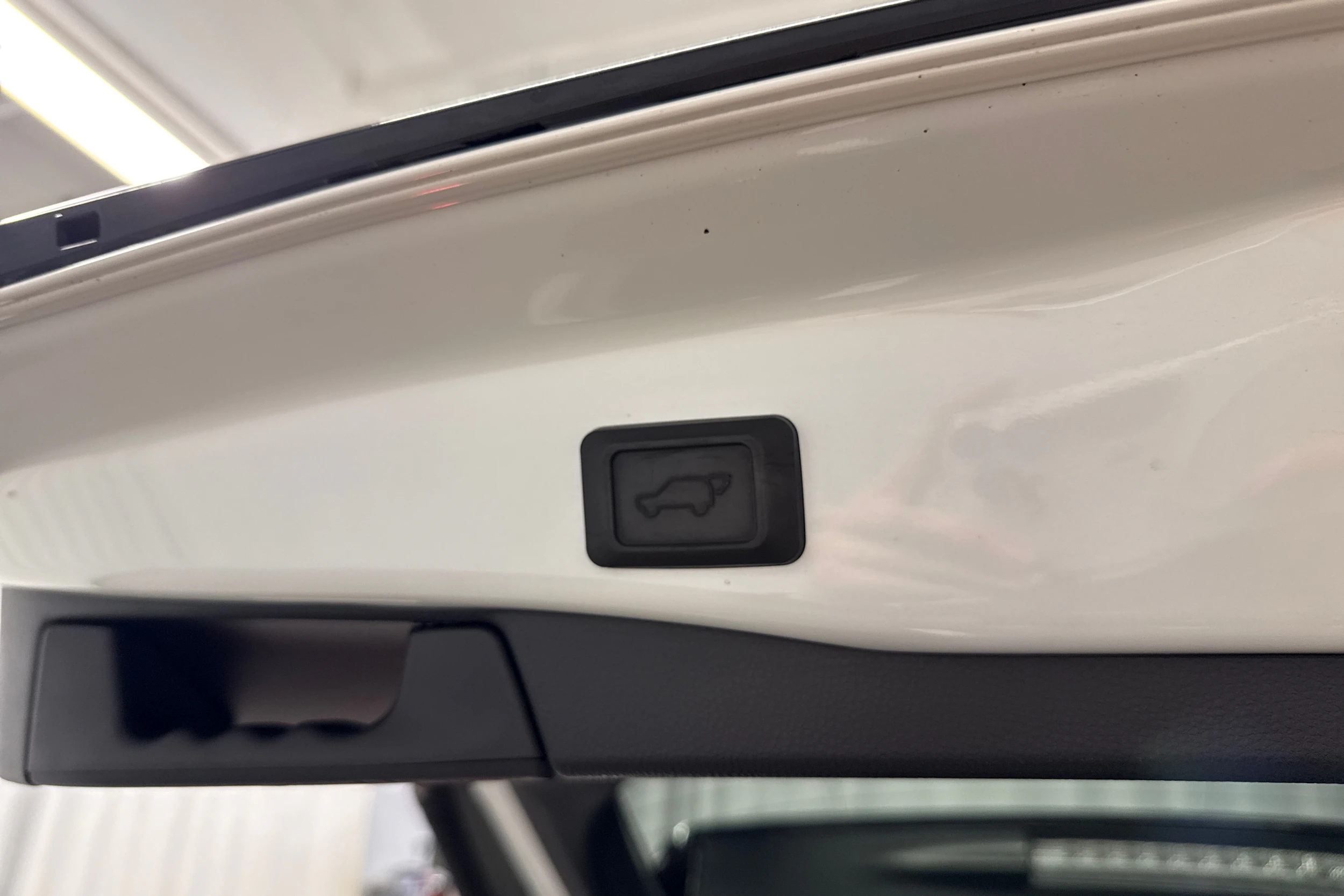 valkoinen Toyota RAV4 2019 kuva 27.