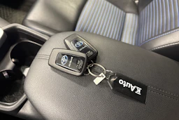 valkoinen Toyota RAV4 2019 kuva 29.