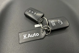 met. musta Toyota RAV4 2019 kuva 32.