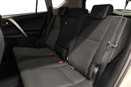 valkoinen Toyota RAV4 2019 kuva 11.