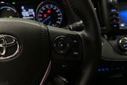 valkoinen Toyota RAV4 2019 kuva 16.