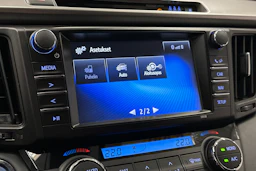 valkoinen Toyota RAV4 2019 kuva 20.