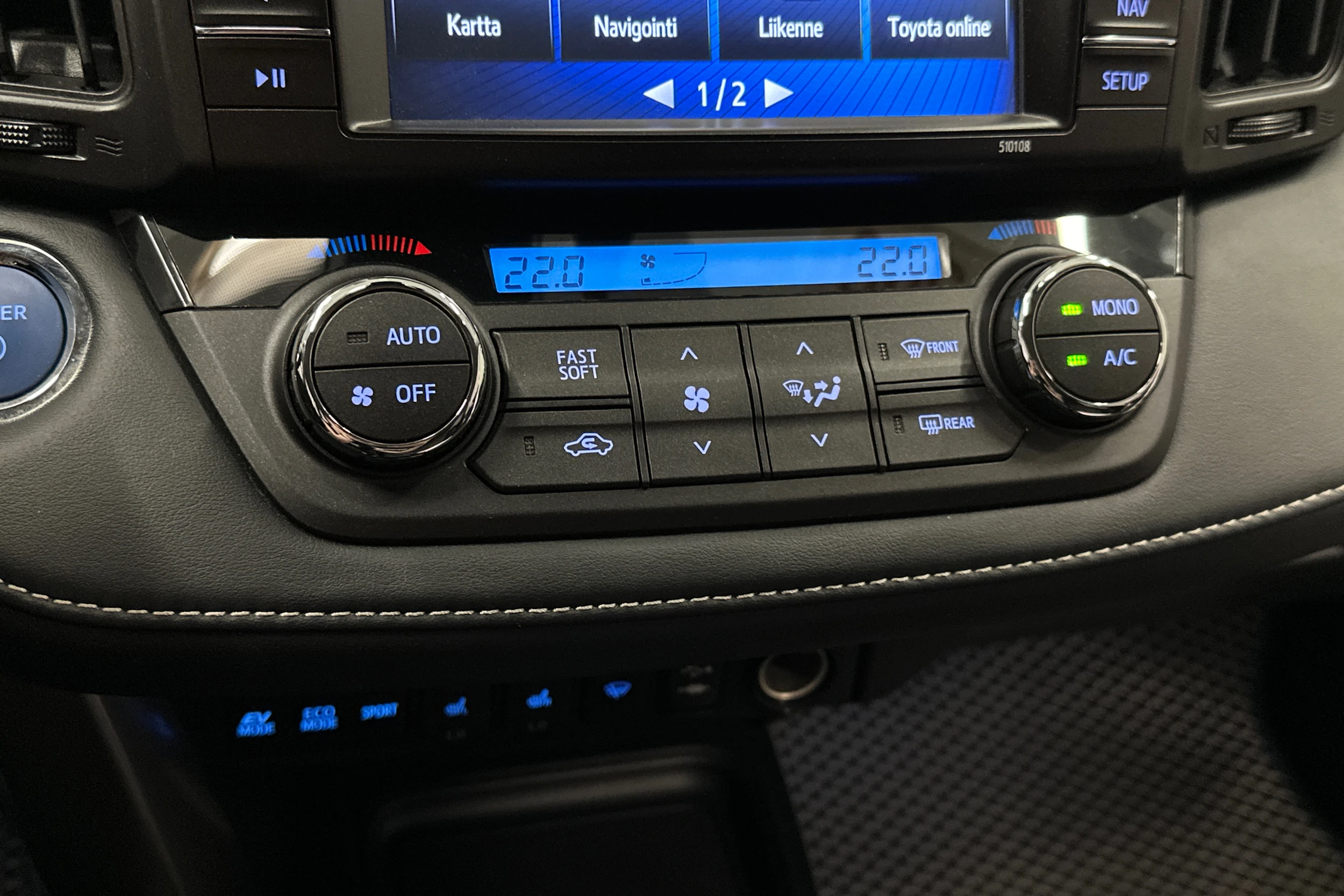 valkoinen Toyota RAV4 2019 kuva 28.