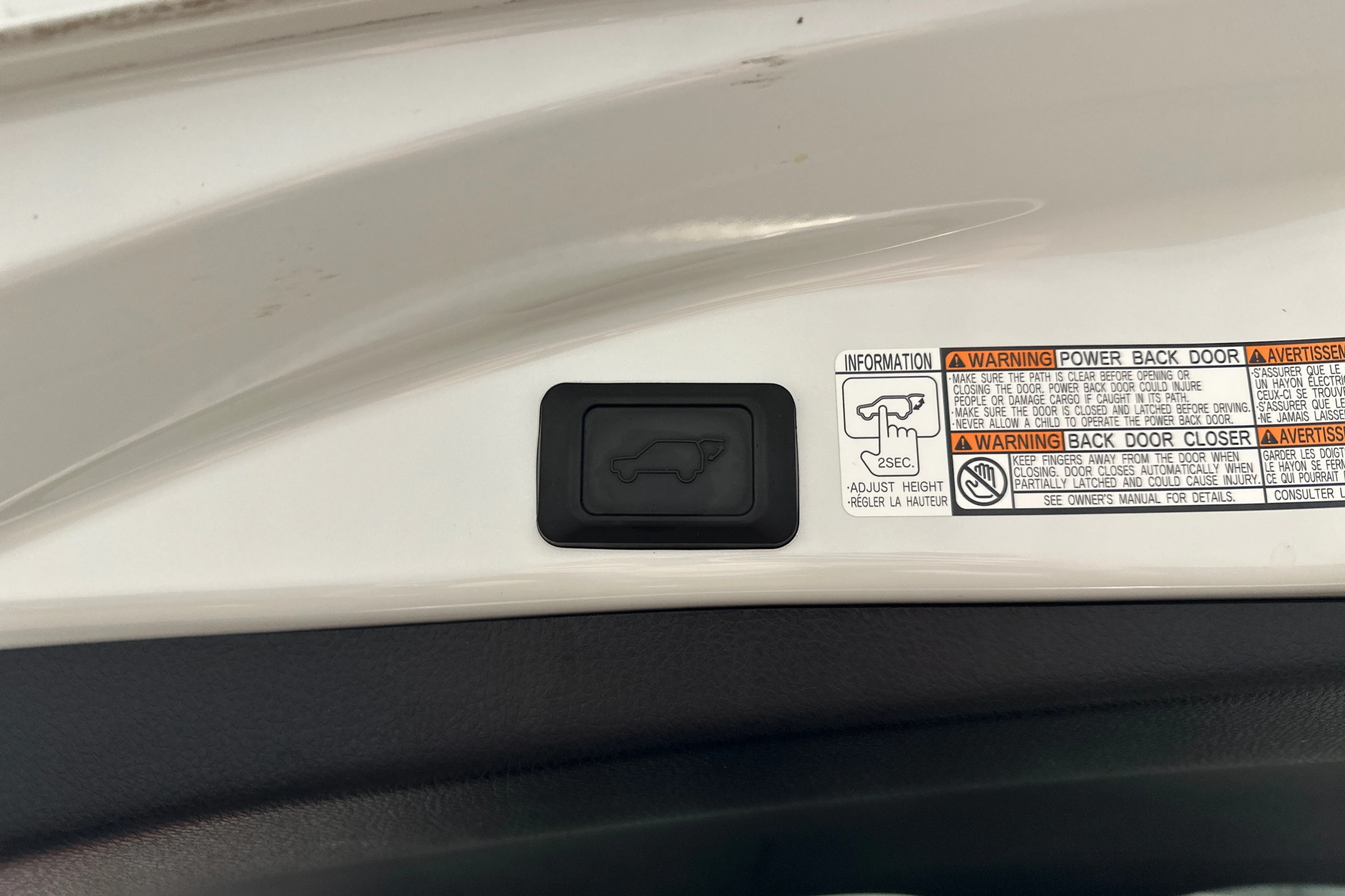 valkoinen Toyota RAV4 2019 kuva 31.