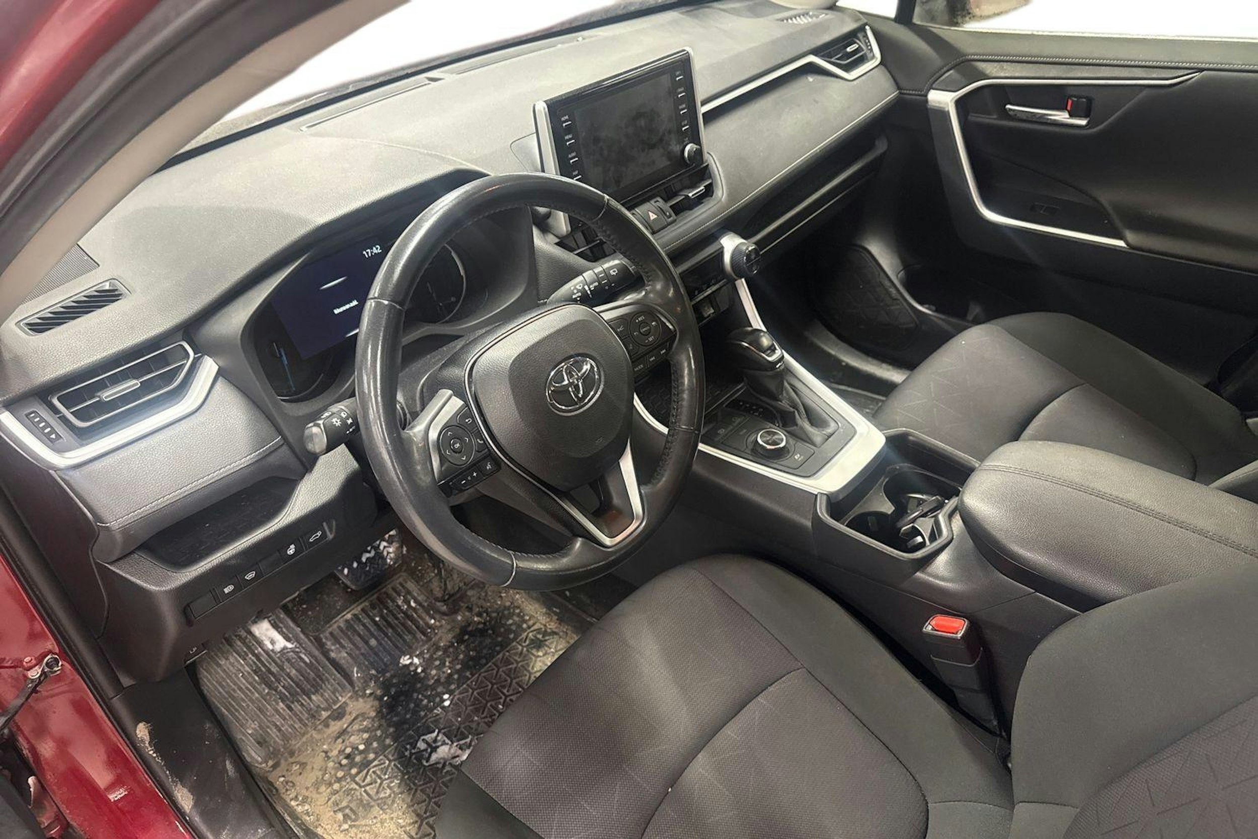 punainen Toyota RAV4 2019 kuva 3.
